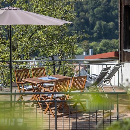 Ferienwohnung Am Samuelstein Бад Урах Екстериор снимка